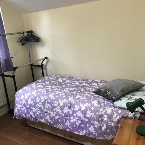 Room in a Shared House, Ross St