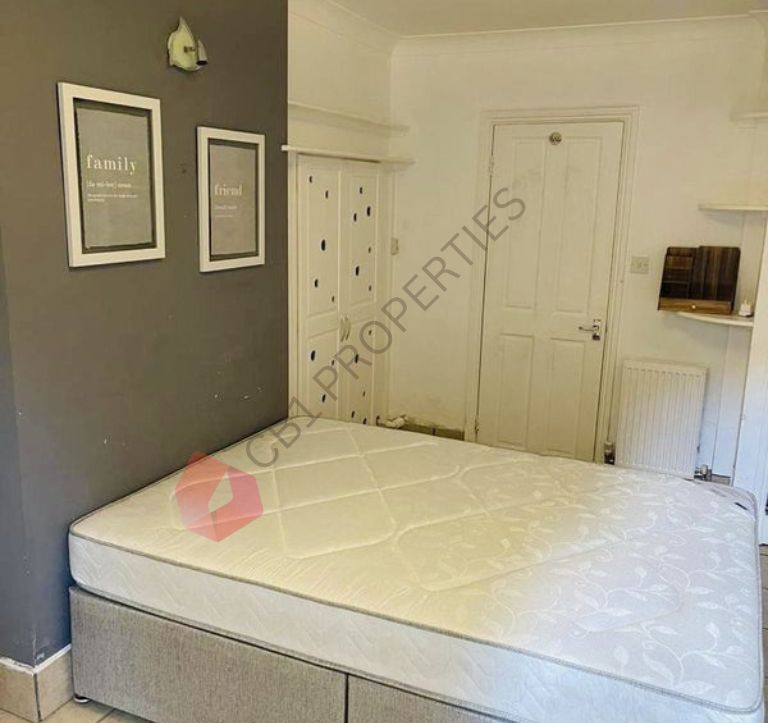 Studio Flat, Castle Street, CB3
