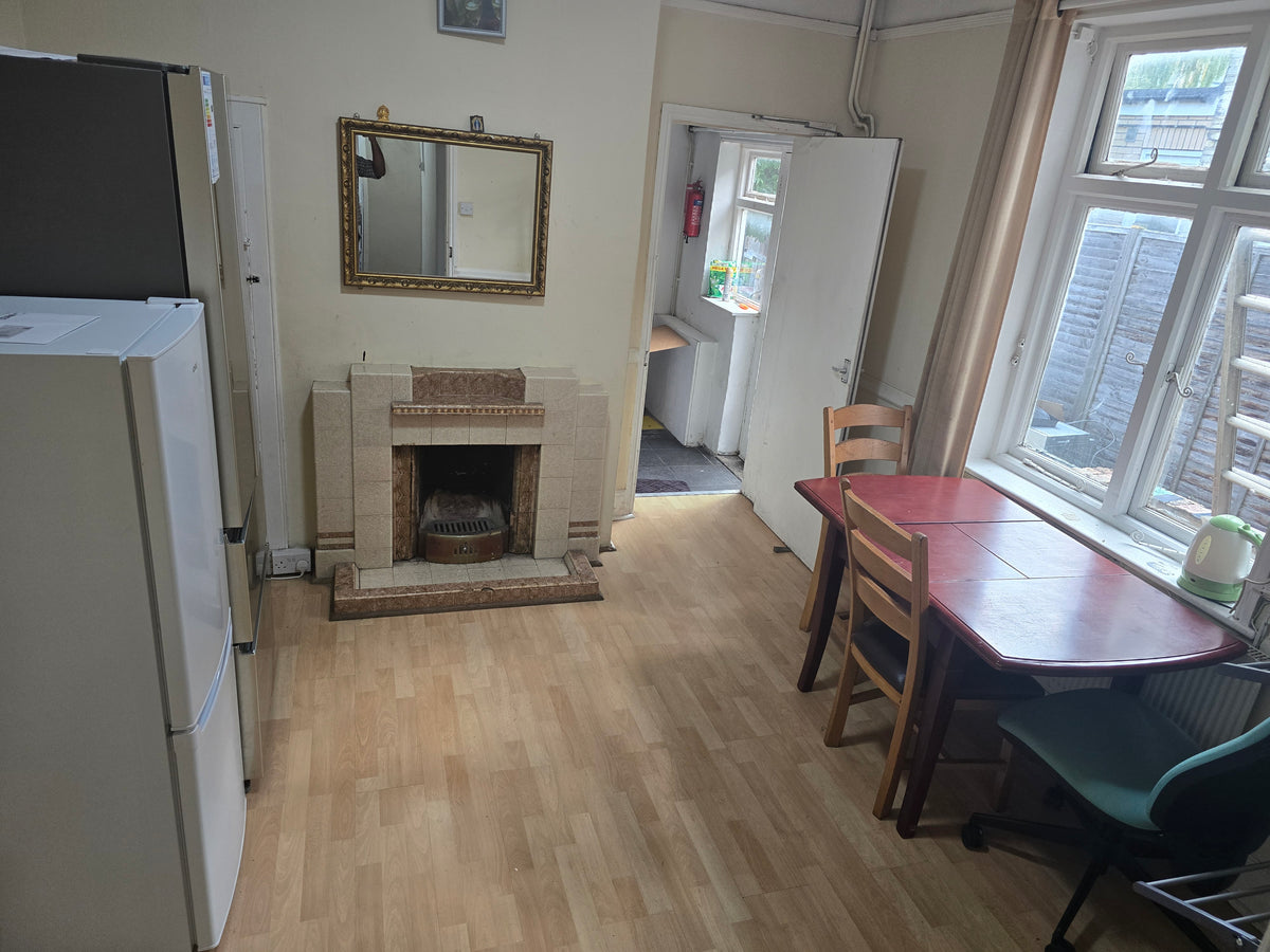 Double Room available in Romsey, CB1