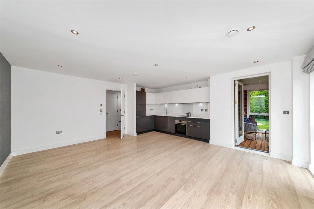 2 bed flat in central cambridge