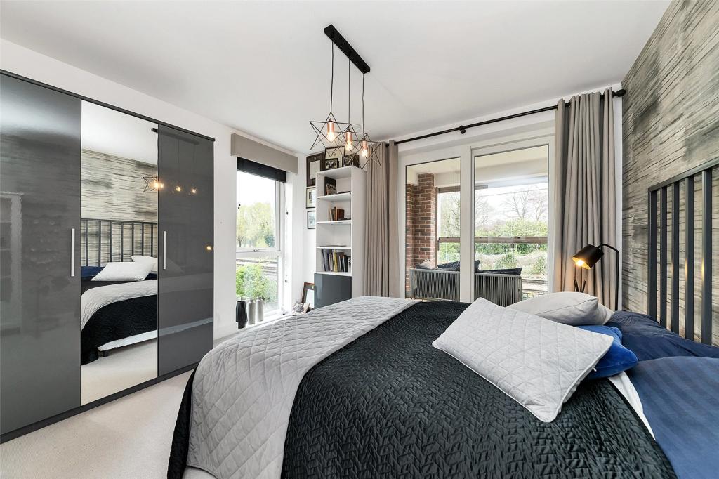 2 bed flat in central cambridge