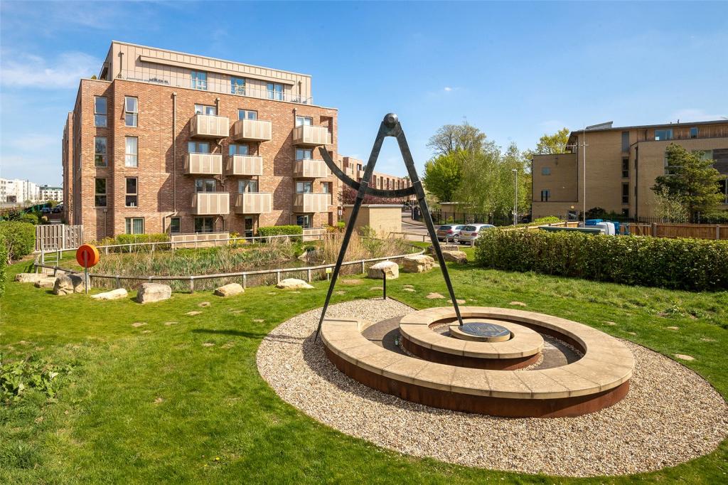 2 bed flat in central cambridge