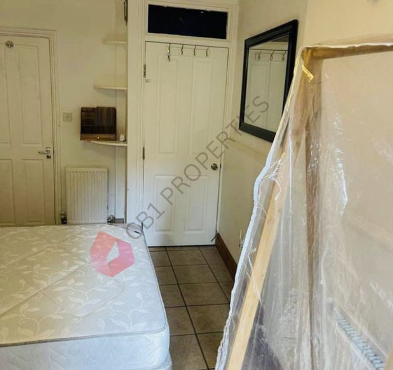 Studio Flat, Castle Street, CB3