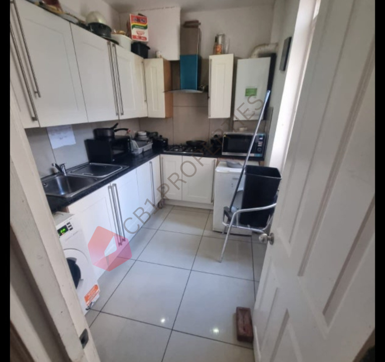 Room in a Shared House, Mill Road