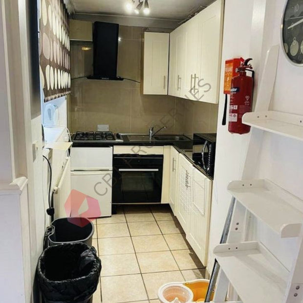 Studio Flat, Castle Street, CB3