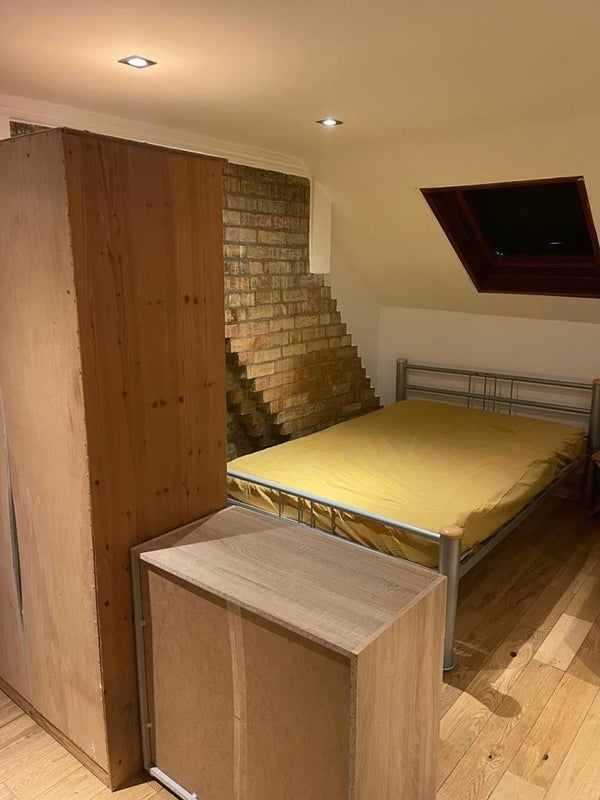 Studio Flat available at Romsey Area
