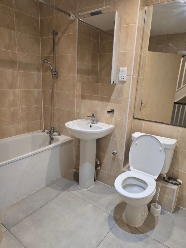 Double Room available in CB4