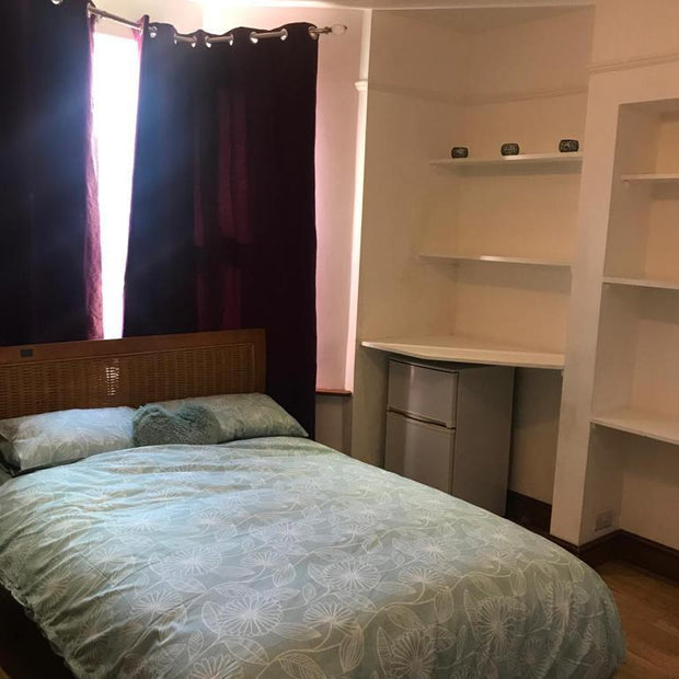 Room in a Shared House, Mill Road