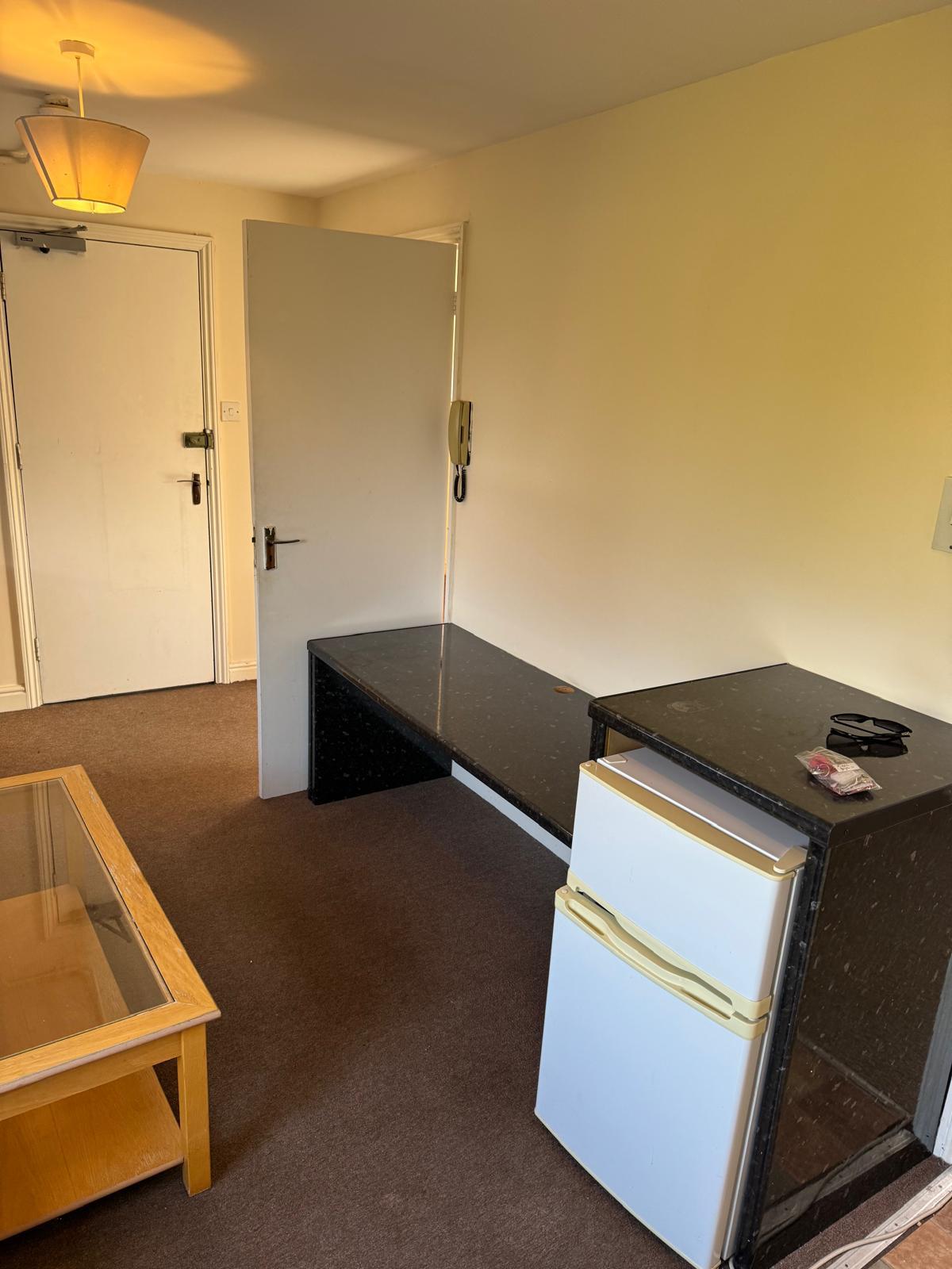 One Bedroom Studio, Upper Gwydir St , CB1