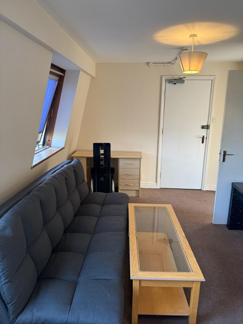 One Bedroom Studio, Upper Gwydir St , CB1