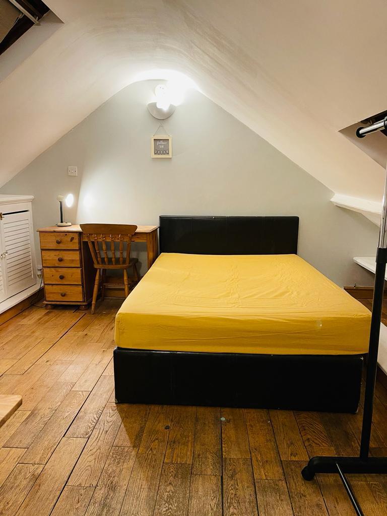 Double Room available in Mill Road