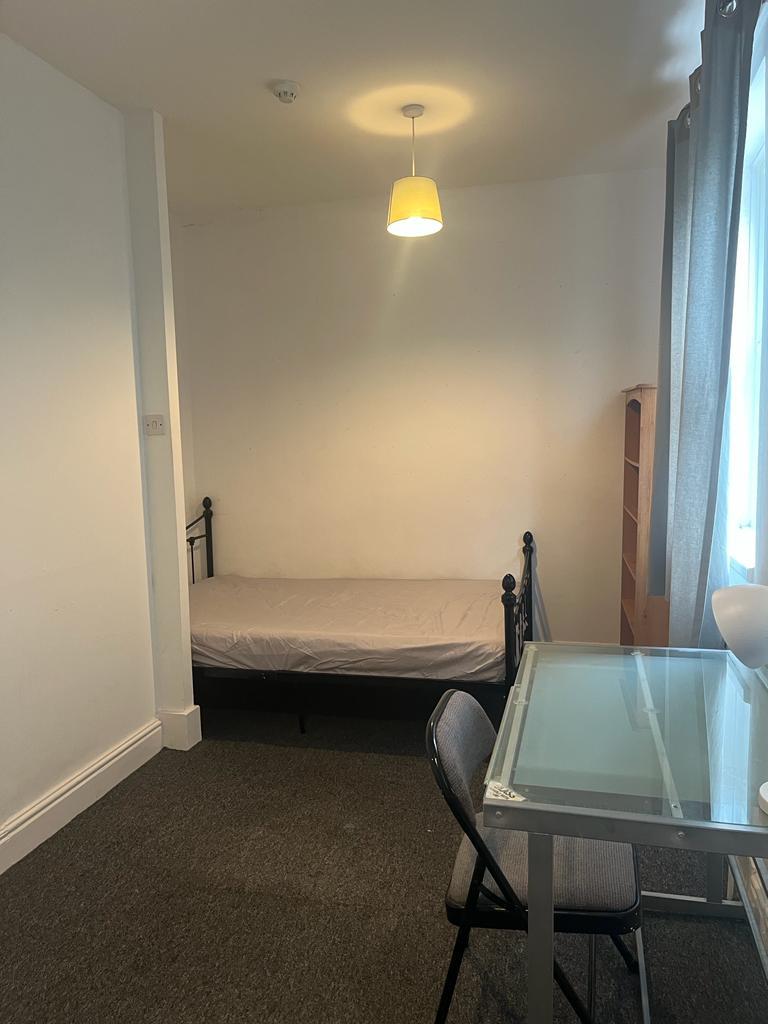 Room in a Shared House, Upper Gwydir