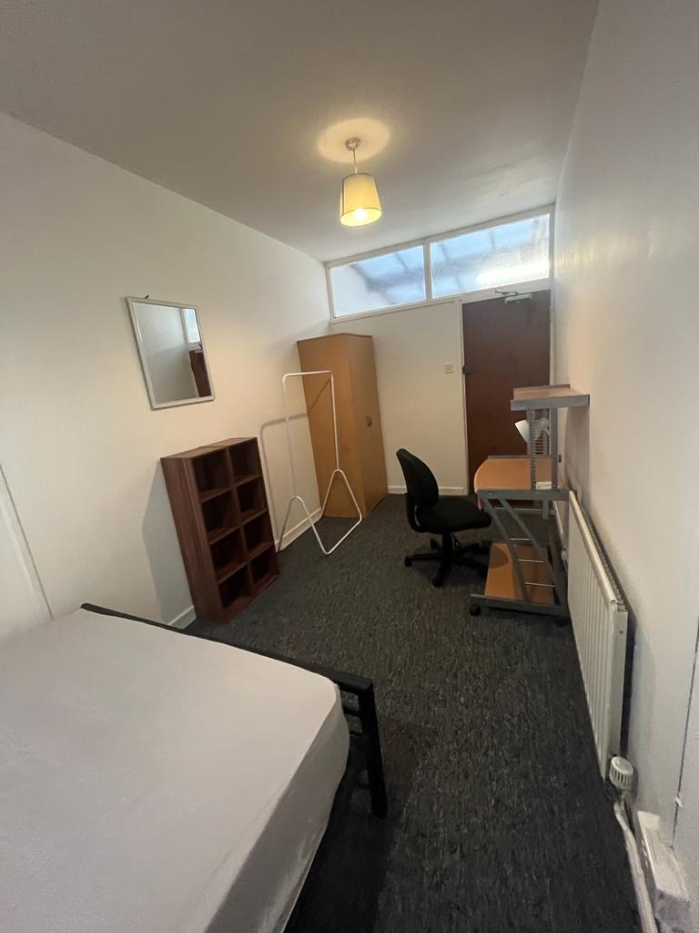 Room in a Shared House, Upper Gwydir