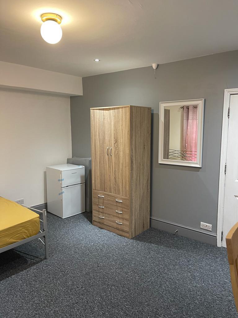 Room in a Shared House, Riverside, CB5