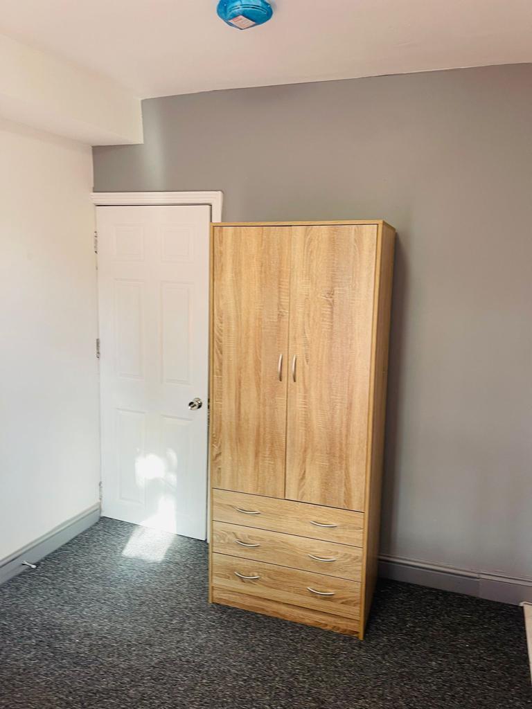 Room in a Shared House, Riverside, CB5