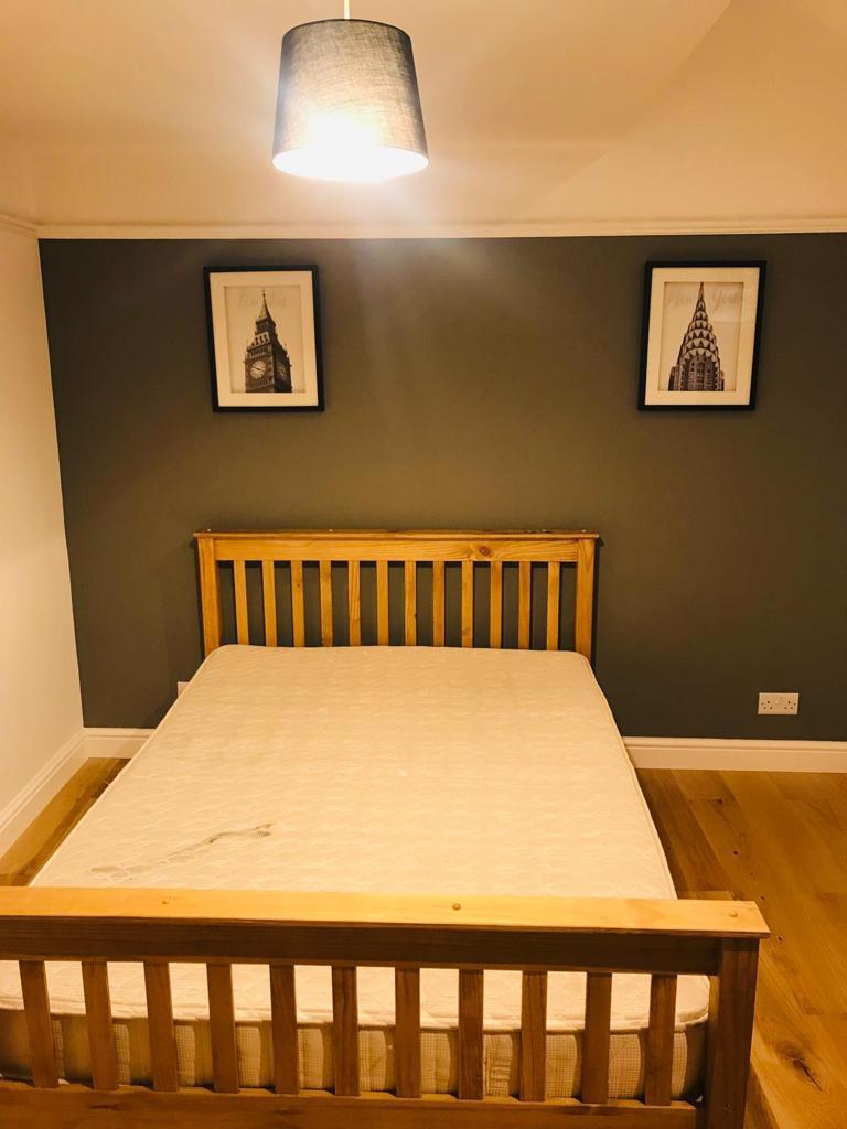 Rooms in a Shared House, York St