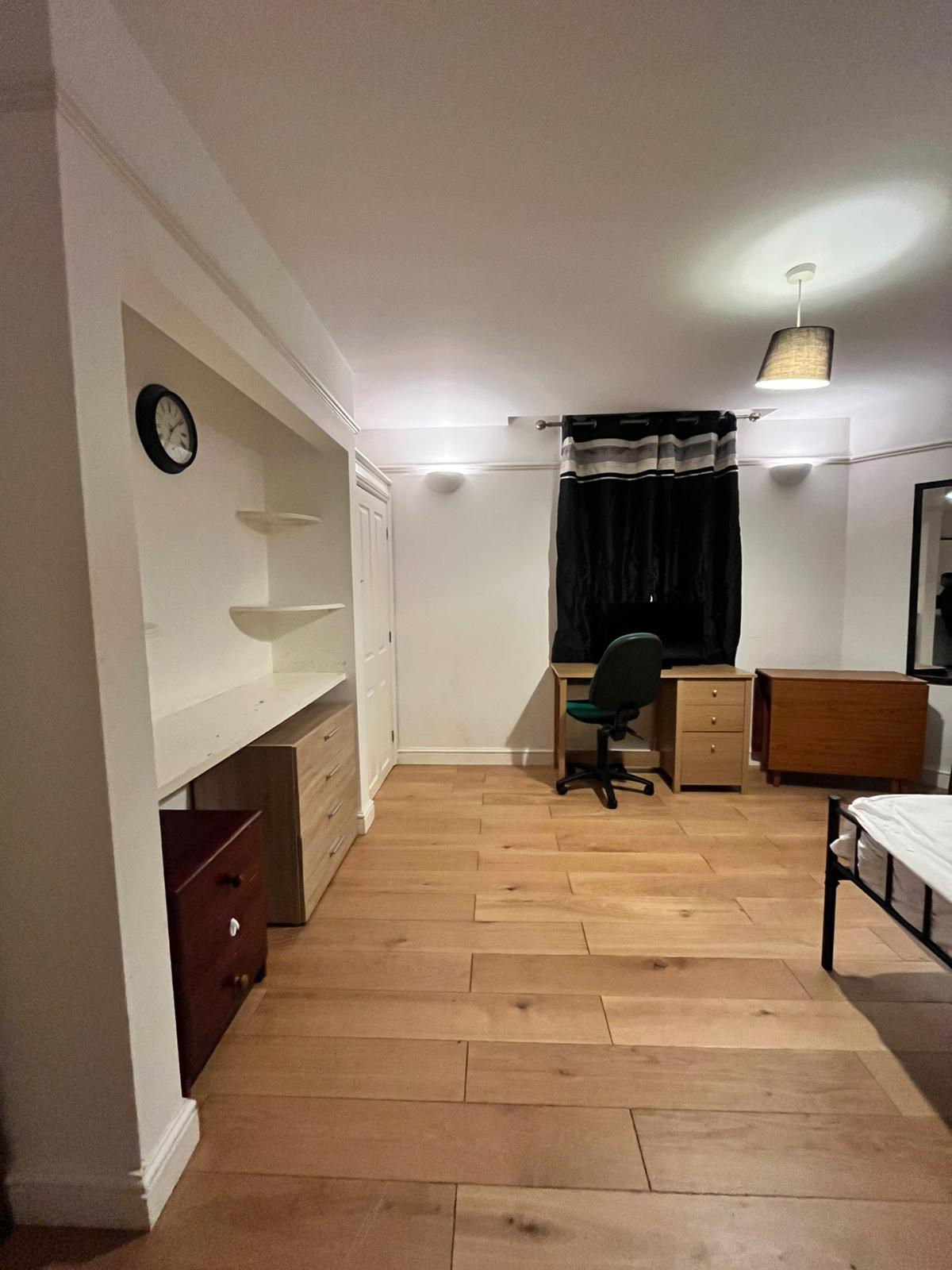 Rooms in a Shared House, York St