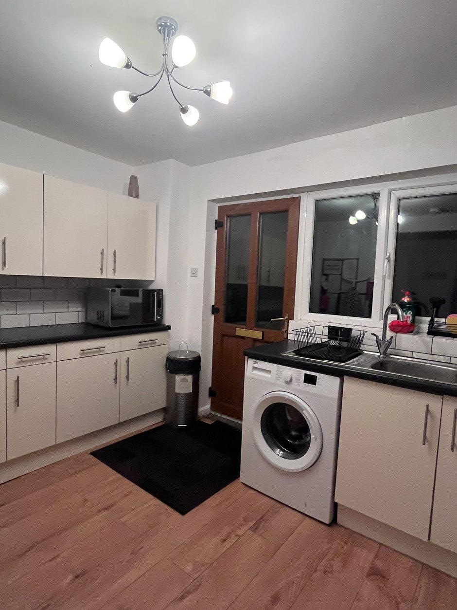 Double Room available in Milton Road, CB4